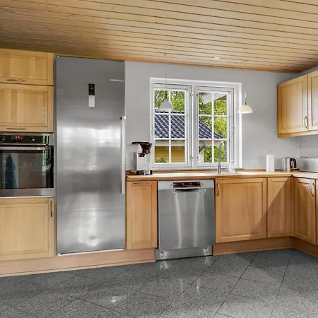 In With Wifi And 4 Bedrooms Ebeltoft