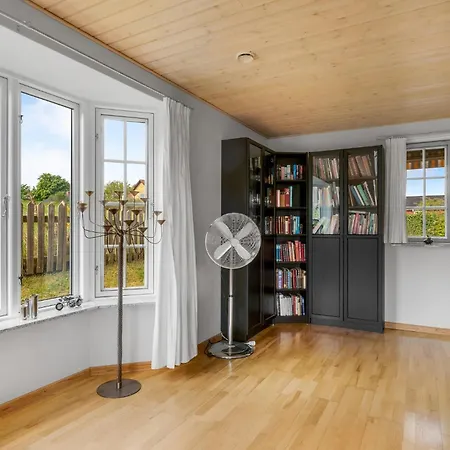 In With Wifi And 4 Bedrooms Ferienhaus